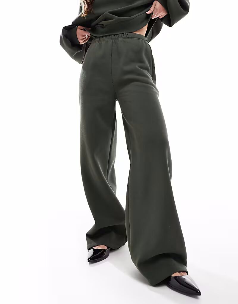 

Широкие брюки-джоггеры ASOS DESIGN зеленого цвета