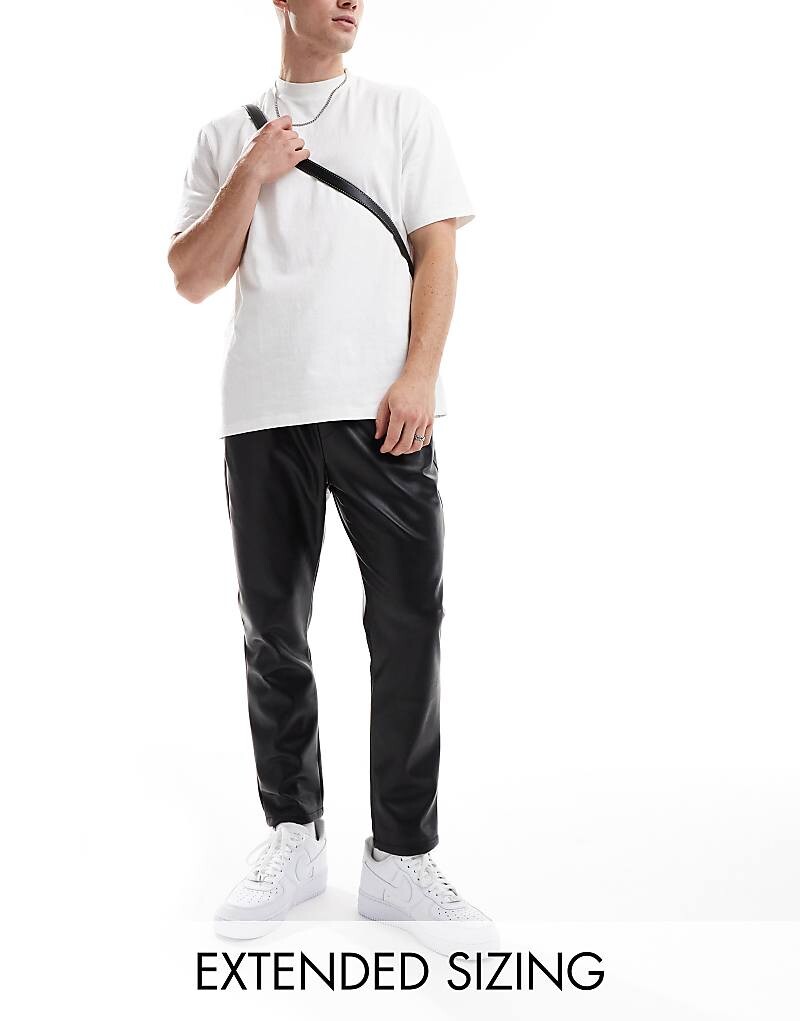 

Черные зауженные брюки из искусственной кожи ASOS Design