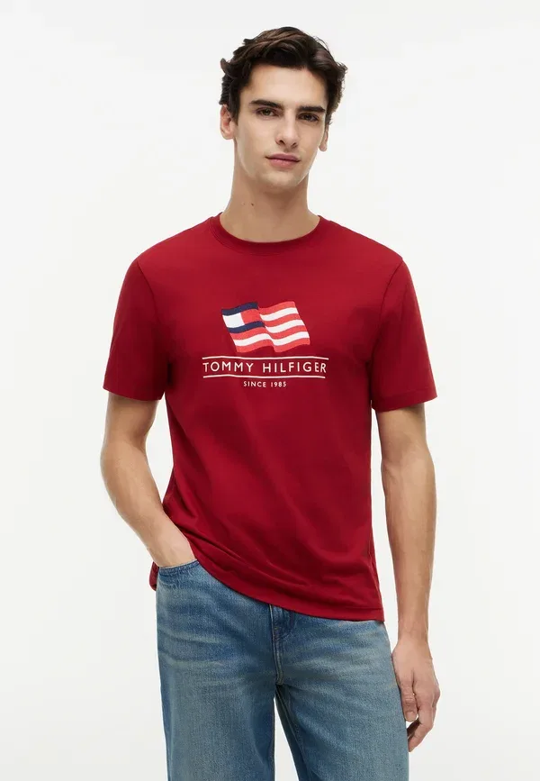 Футболка Tommy Hilfiger Main Flag Regular Tee Americana Capsule Print T-Shirt, регата ред