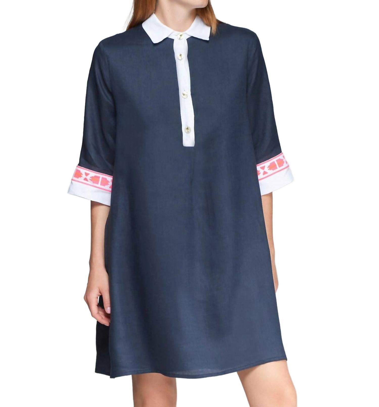 

Вышитое мини-платье Миранда в темно-синем цвете Vilagallo