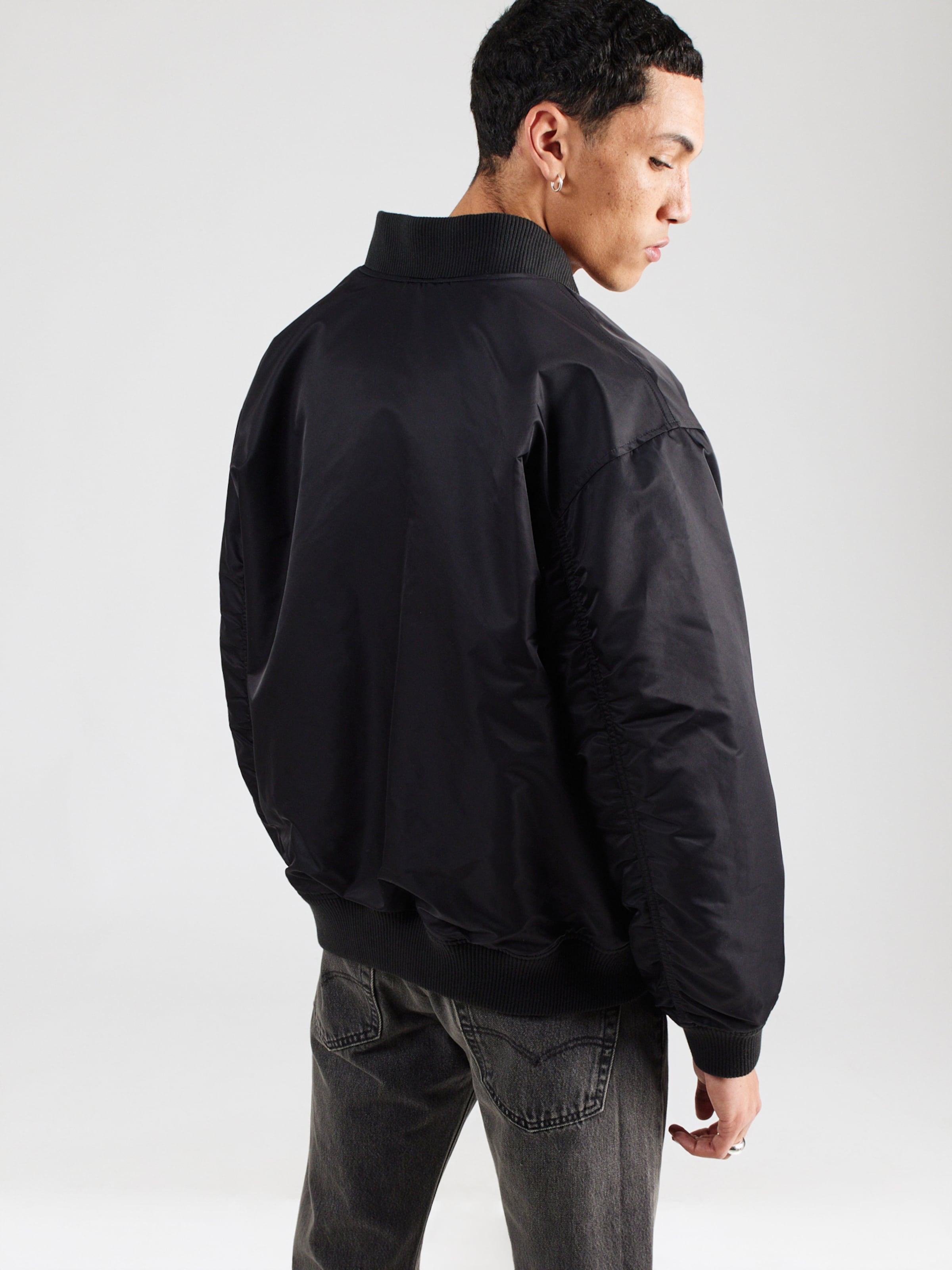LEVI'S  Куртка для межсезонья в черном цвете — фото 4