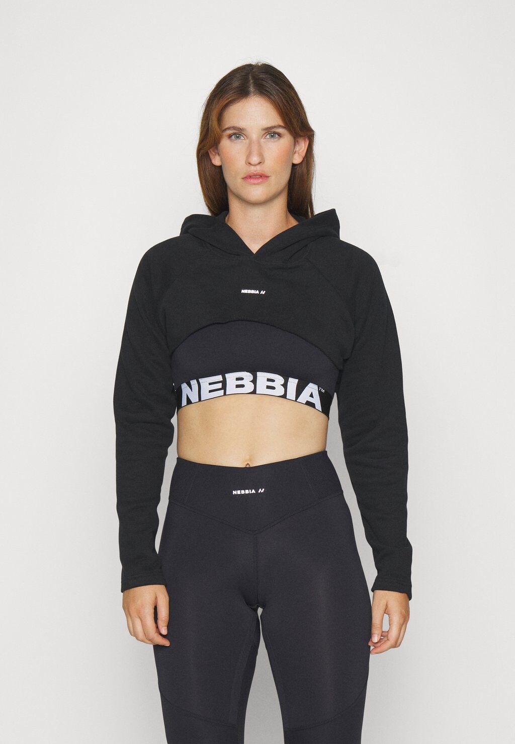 

Толстовка WOMENS CROPPED HOODIE Nebbia, цвет black