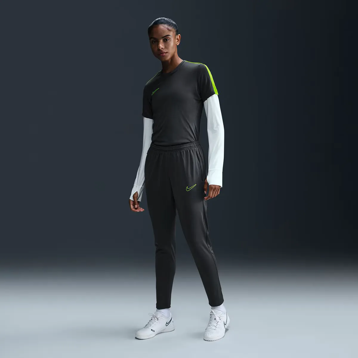 

Женские брюки Nike Dri-FIT Academy, серый