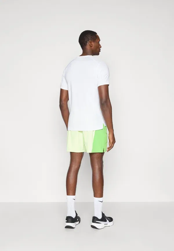 Шорты спортивные Nikecourt Slam Short, Nike Performance, цвет светло-лаймовый/темно-зеленый/черный — фото 3