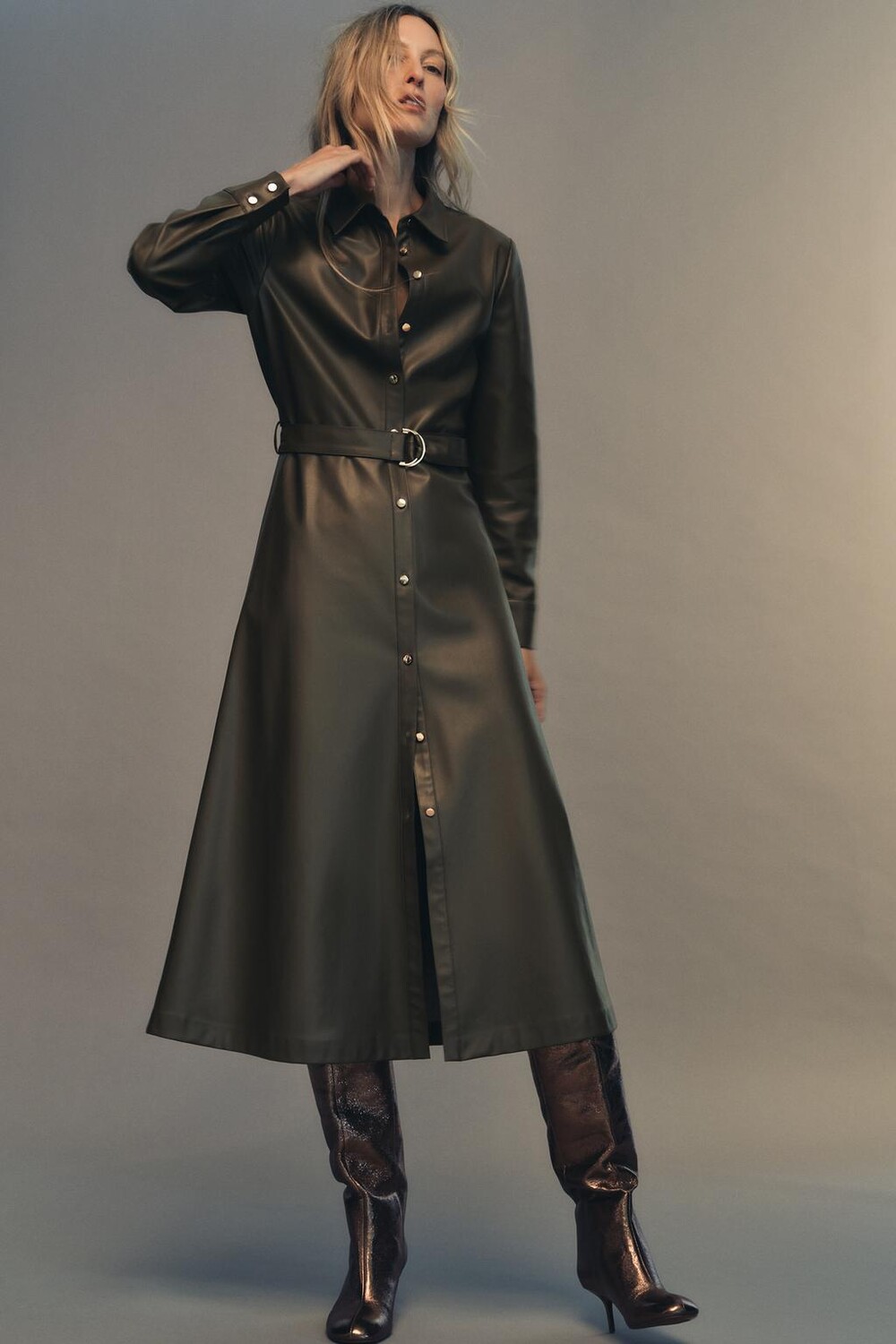 

Платье-рубашка из искусственной кожи ZARA, хаки