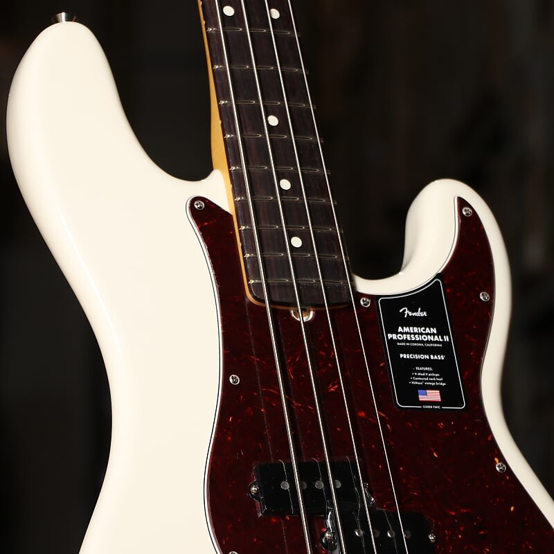 

Басс гитара American Professional II Precision Bass, Rosewood Fingerboard, Olympic White