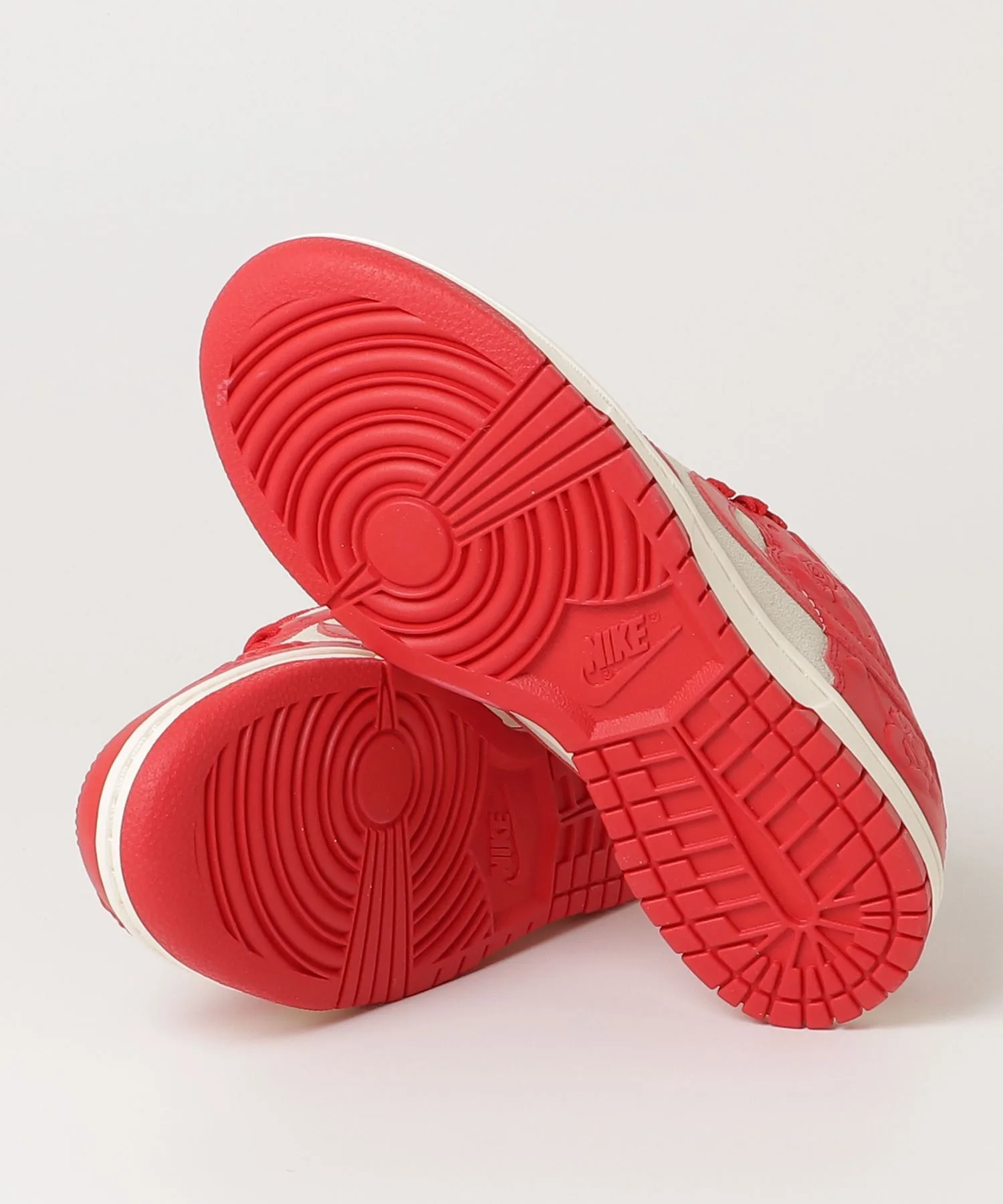 Женские кроссовки Nike WMNS DUNK LOW красные — фото 3