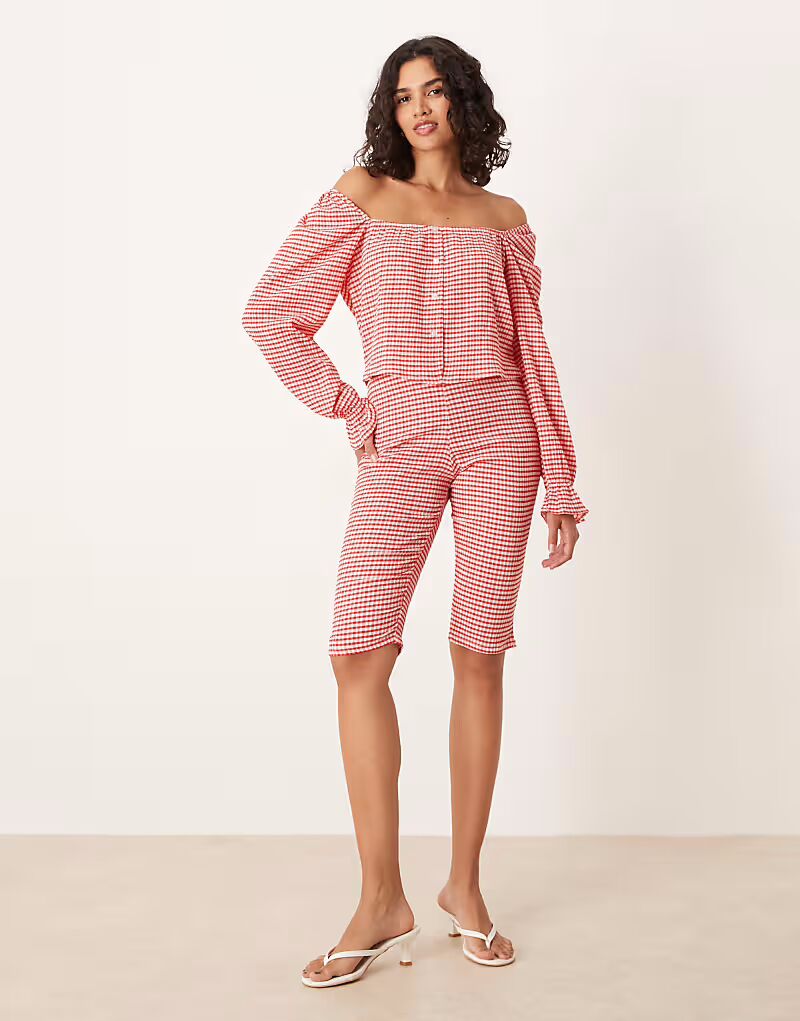 

Комплект из леггинсов-капри в красную клетку Asos Design