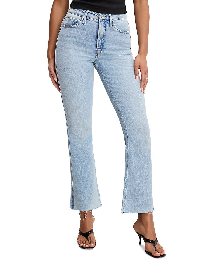 

Good Standard Kick Flare Jeans in Indigo954 Good American, синий