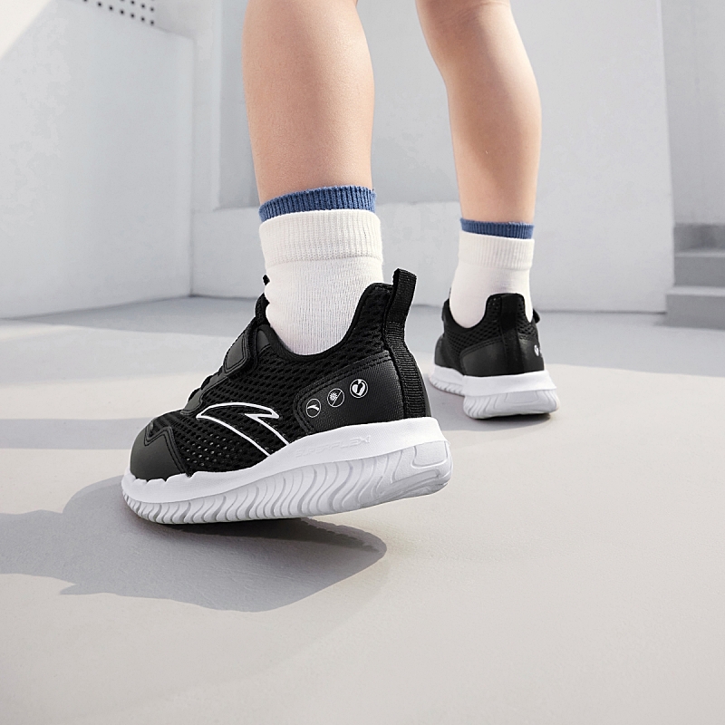 Детские беговые кроссовки Fresh Look для дошкольников Antakids, черный/белый Anta — фото 3