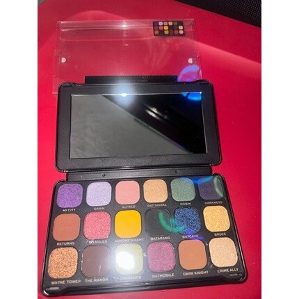 Палетка New Revolution Makeup Batman Forever Flawless This City Needs Me, Makeup Revolution — фото 3