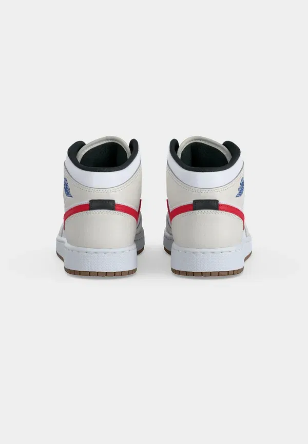 Кроссовки Jordan Air 1 Mid High Top, phantom/game royal/white/sail/university red/off noir, фантом/гейм роял/белый/сейл/университетский красный/офф нуар — фото 4