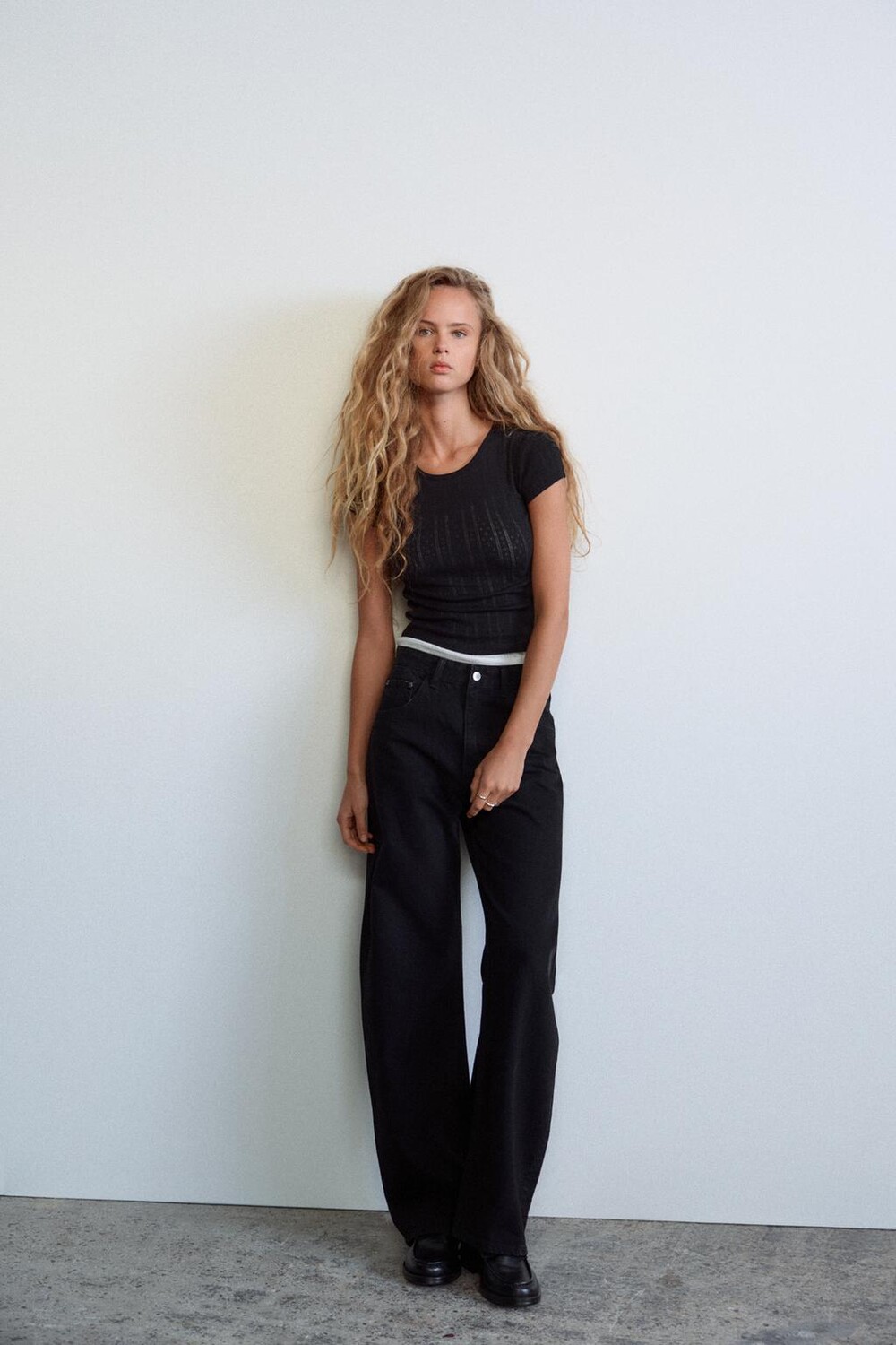 

Джинсы trf curved с высокой талией ZARA, черный