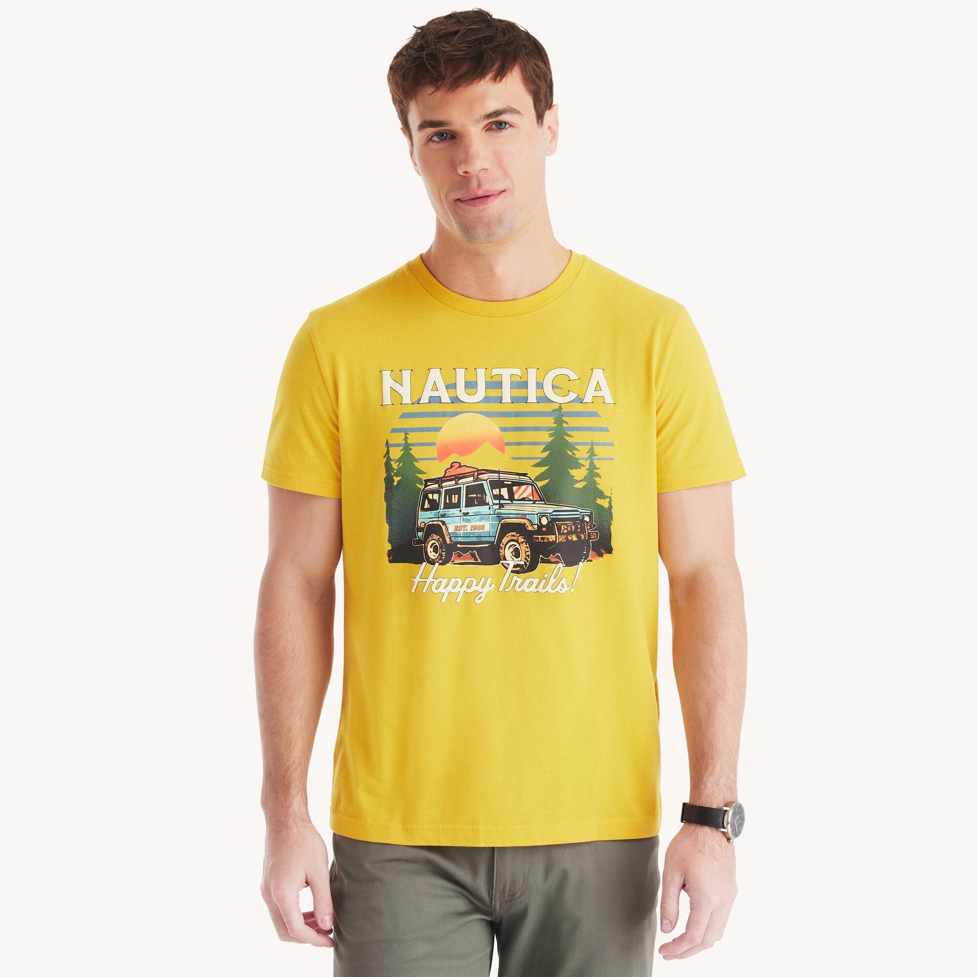 

Футболка Nautica Mens Happy Trails с графическим принтом, цвет lightning gold pantone