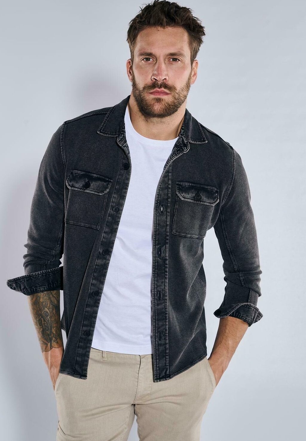 

Легкая куртка Slim Fit Emilio Adani, черный