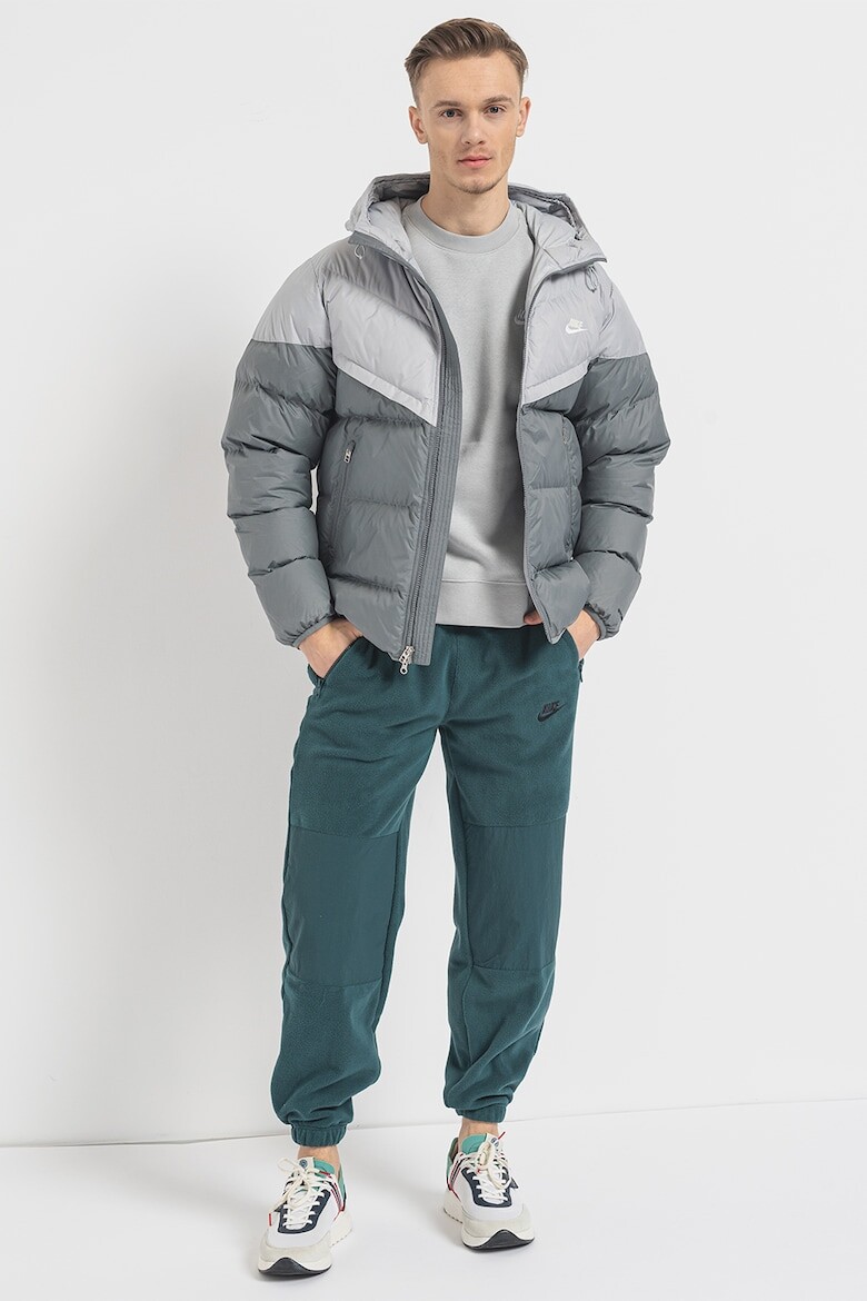 

Утепленная зимняя куртка Windrunner с капюшоном Nike, серый