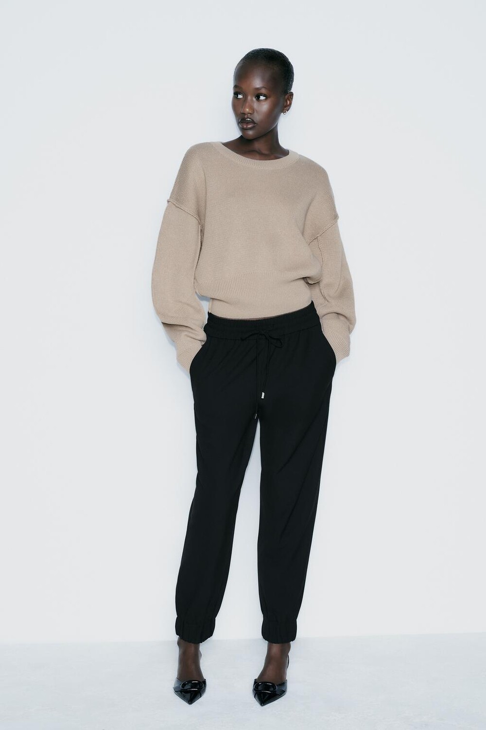 

Брюки с манжетами ZARA, черный