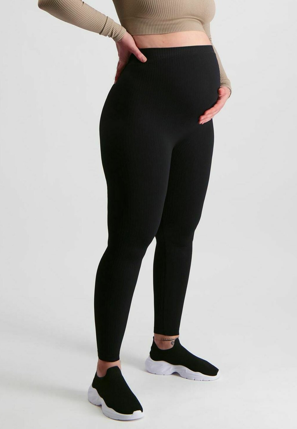 

Леггинсы RIBBED SEAMLESS MATERNITY aim’n, цвет black