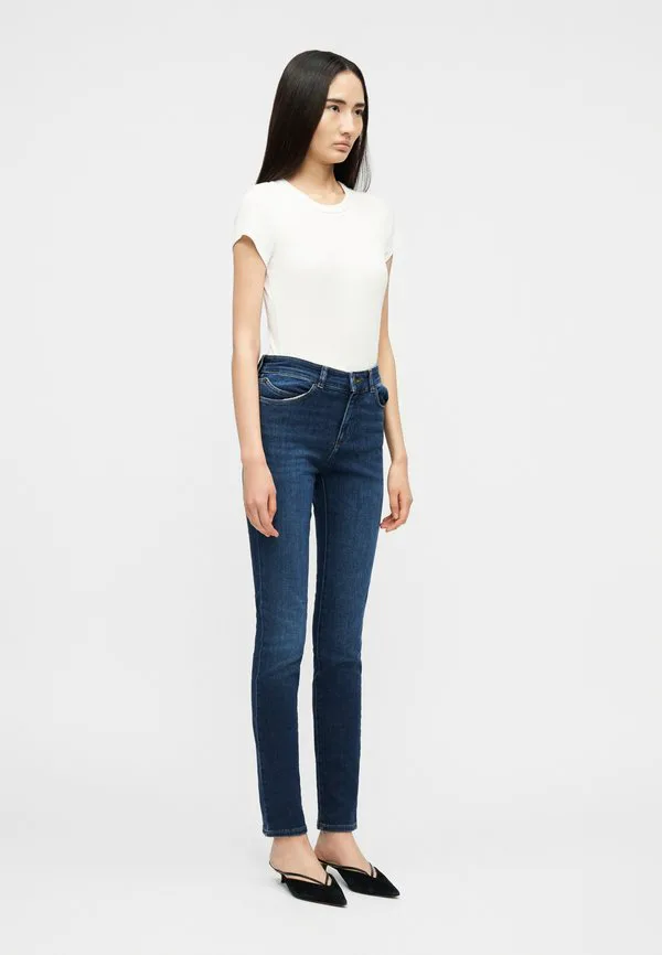 Джинсы-Брюки с пятью карманами, зауженного кроя. Emporio Armani, Medium Blue Denim — фото 4