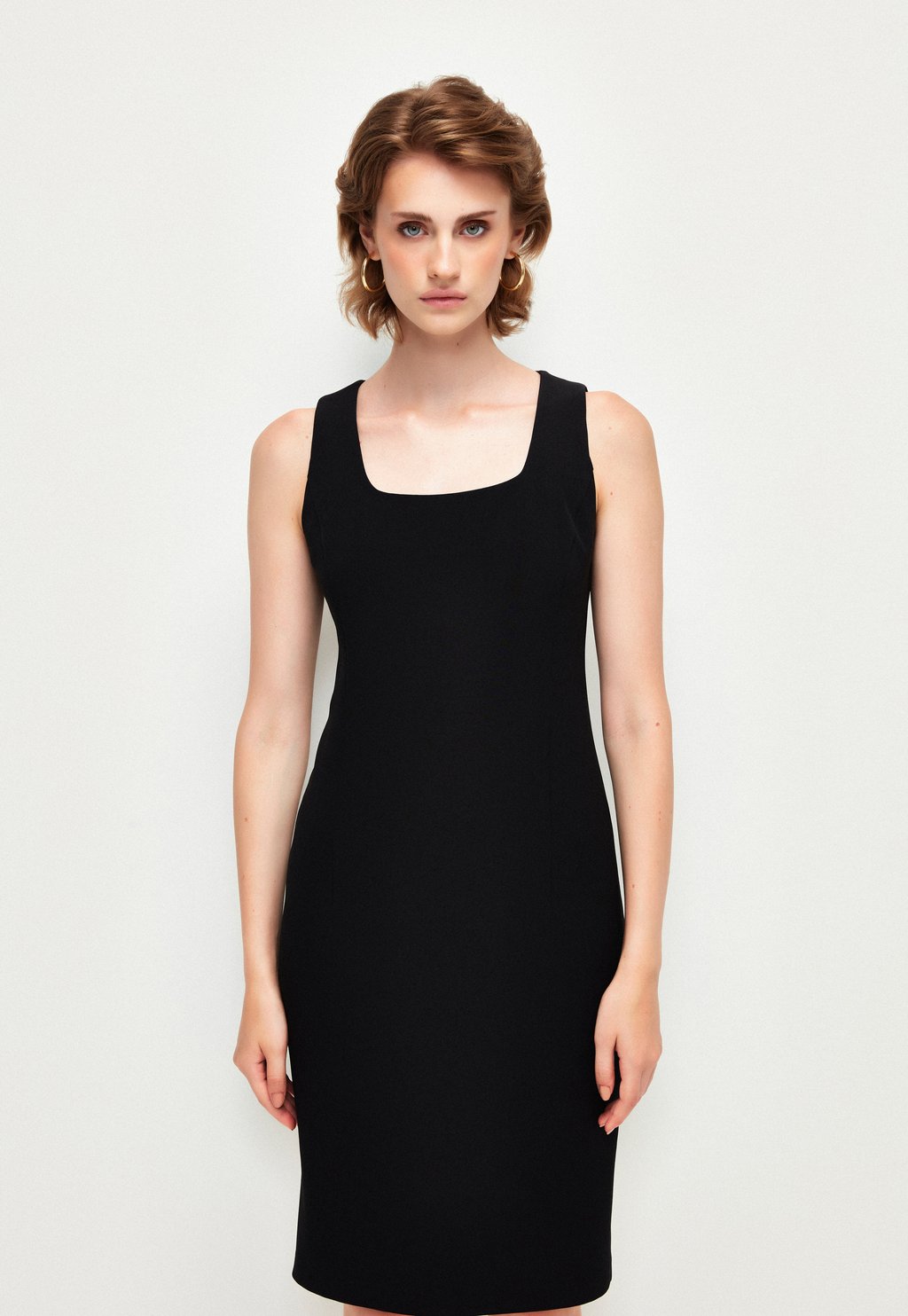 

Платье-рубашка SLEEVELESS SQUARE NECK adL, черный
