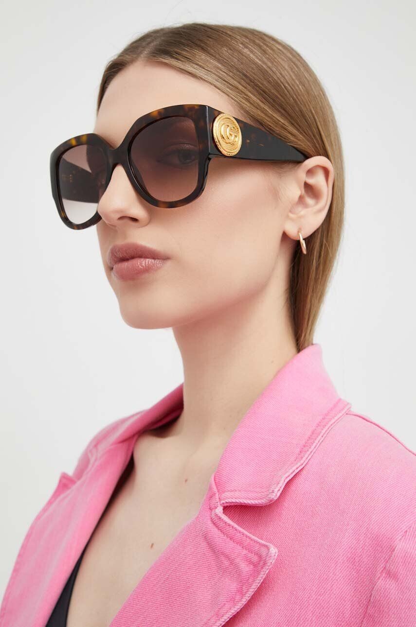 

Солнцезащитные очки Gucci, коричневый