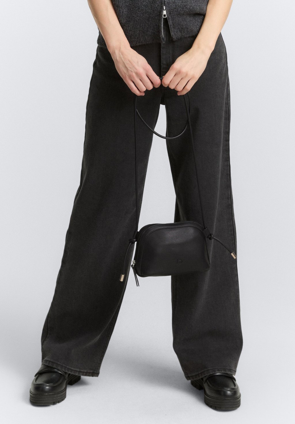 

Сумка через плечо MADELYN MIT KORDELRIEMEN - Across body bag TOM TAILOR DENIM, черный