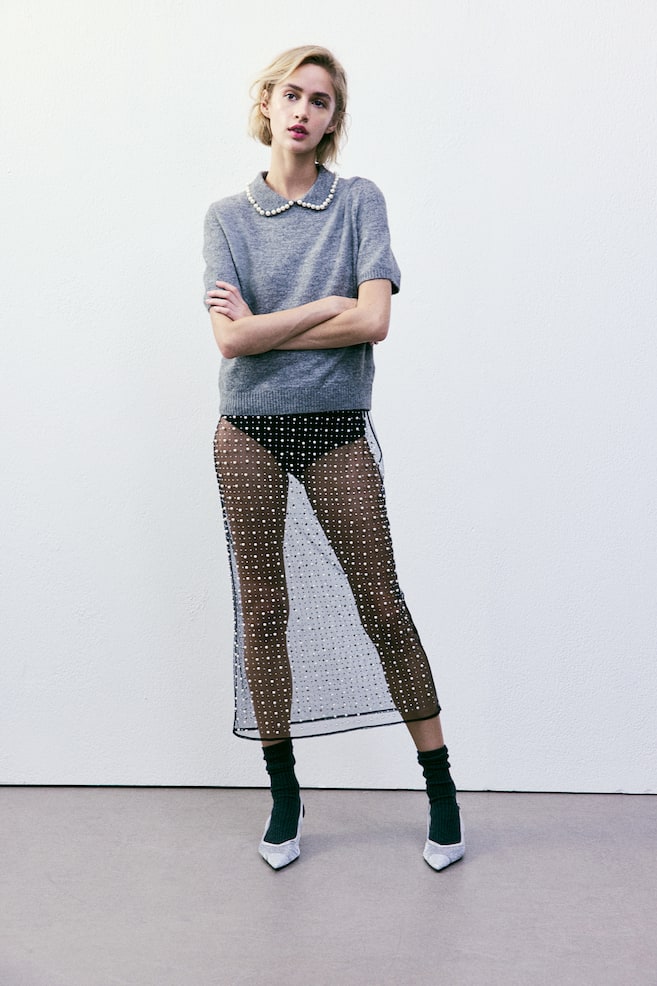 

Свитер с короткими рукавами и жемчужным воротником H&M, серый