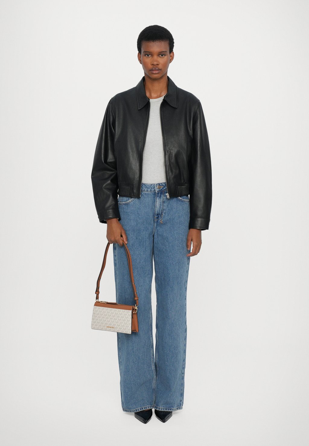 

Сумка EMPIRE MICHAEL Michael Kors, кремовый