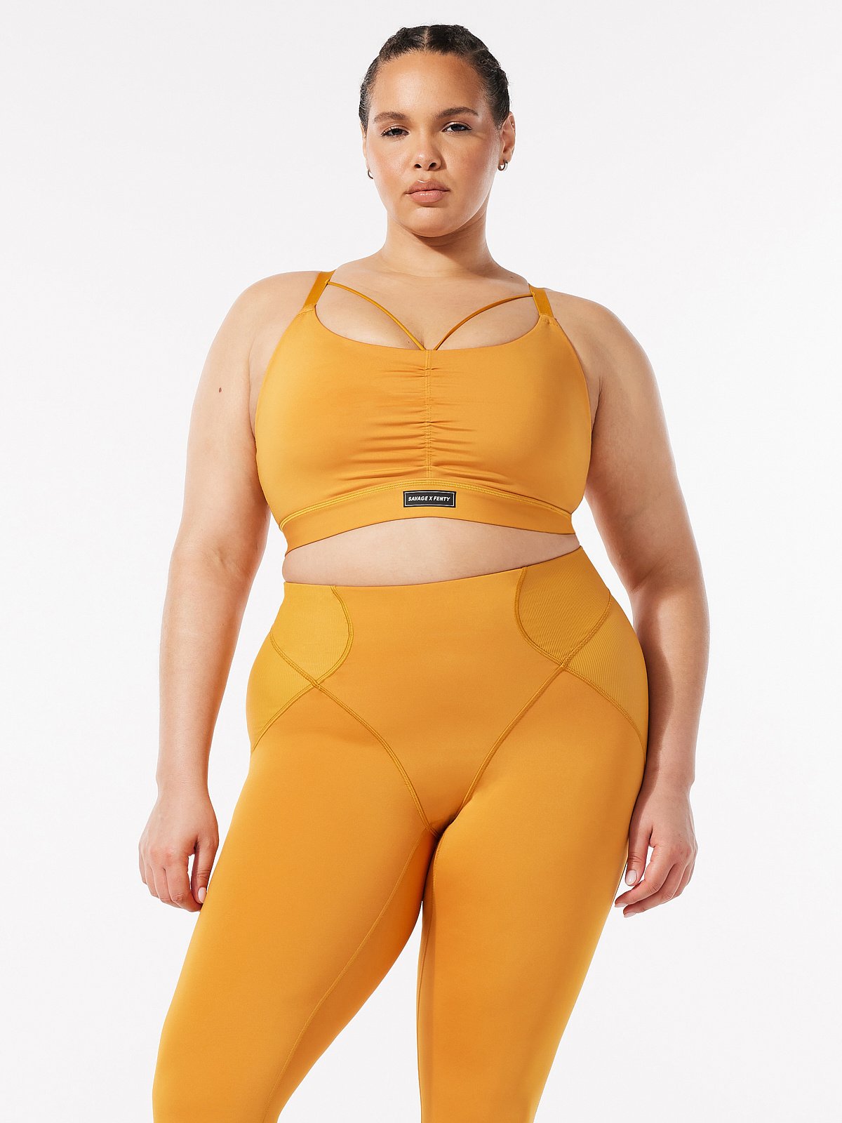 

Спортивный бюстгальтер Savage X Fenty Curve Alert Medium-Impact, цвет Golden Era