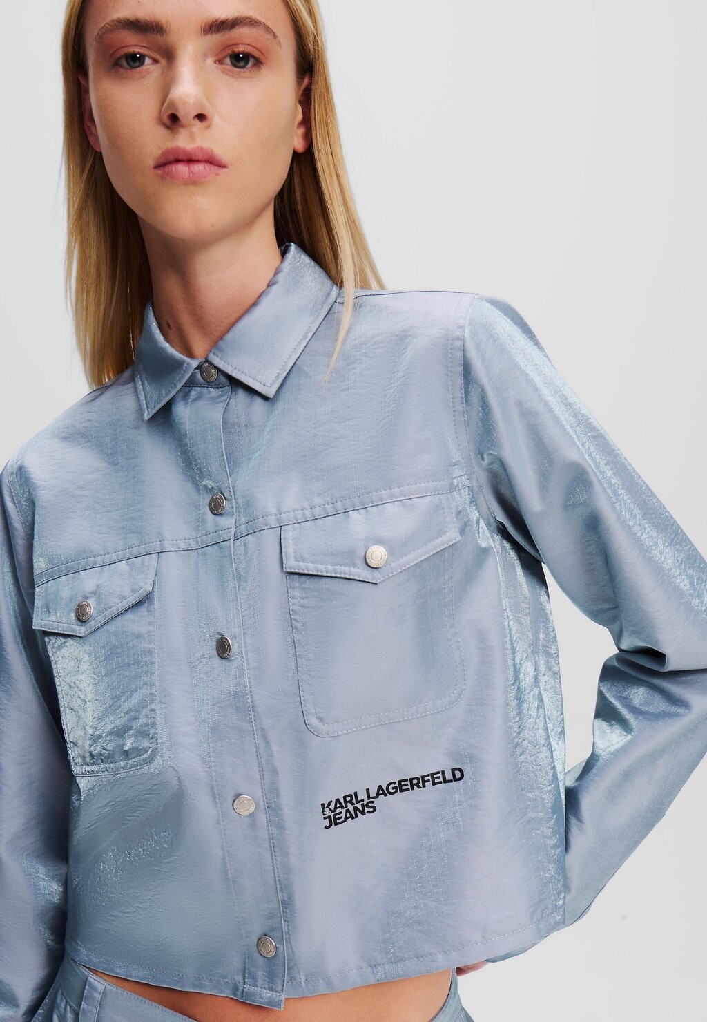 

Блузка на пуговицах BOXY IRIDESCENT SHIRT Karl Lagerfeld Jeans, светло-голубой