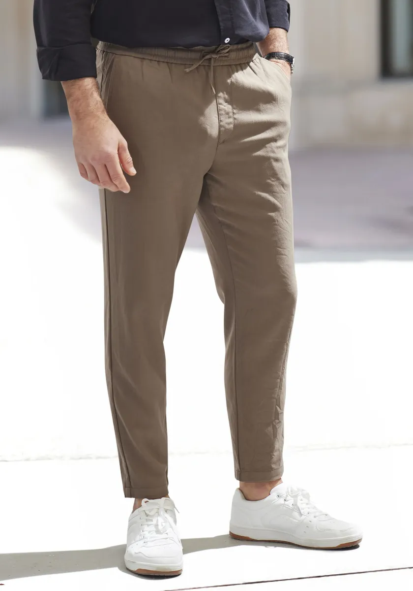 

Брюки John Devin Jogger "Jogg Pants", облегающего кроя, из легкой качественной ткани, коричневый