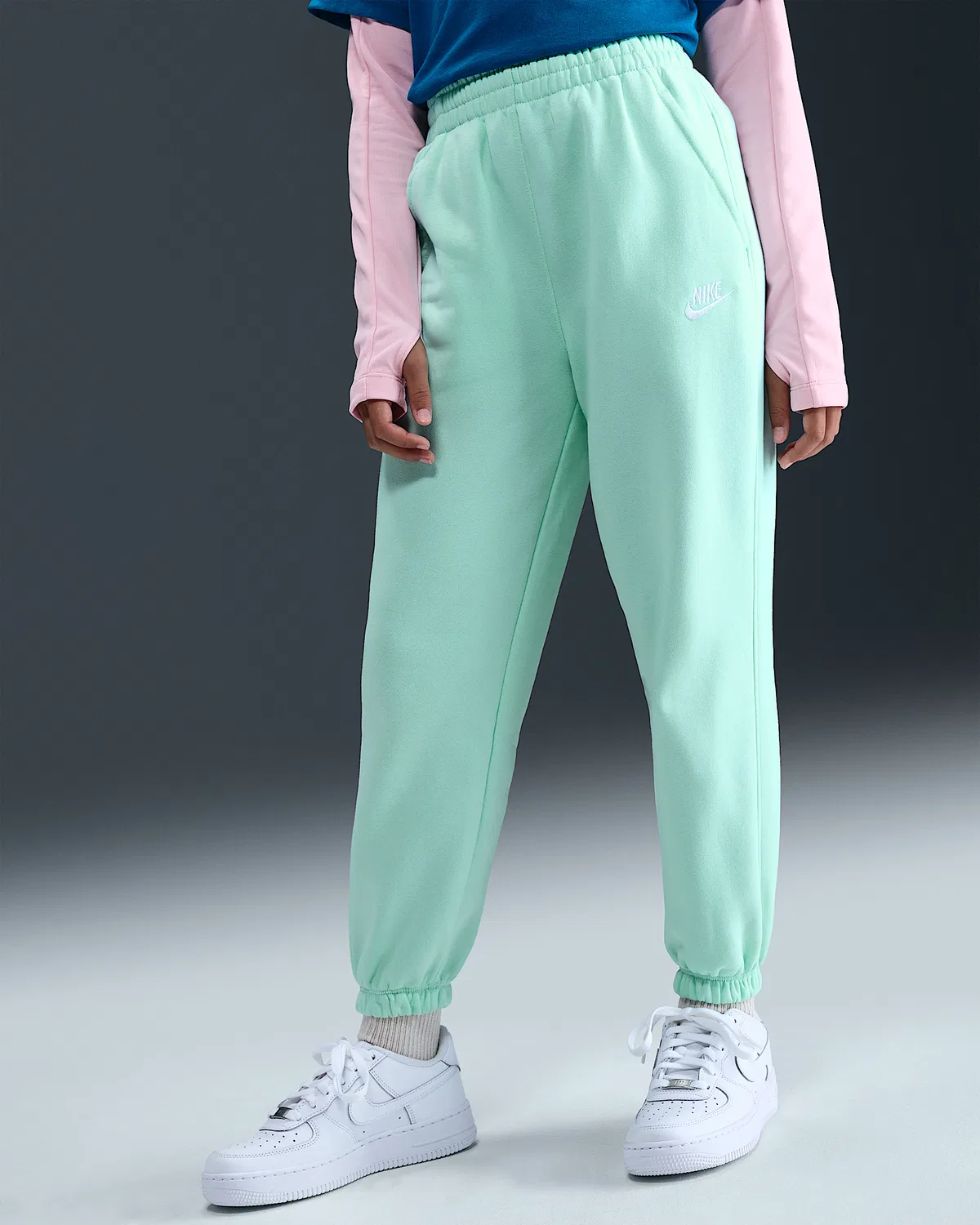 Детские свободные штаны Nike Sportswear Club Fleece, Mint Foam/Mint Foam/White — фото 2