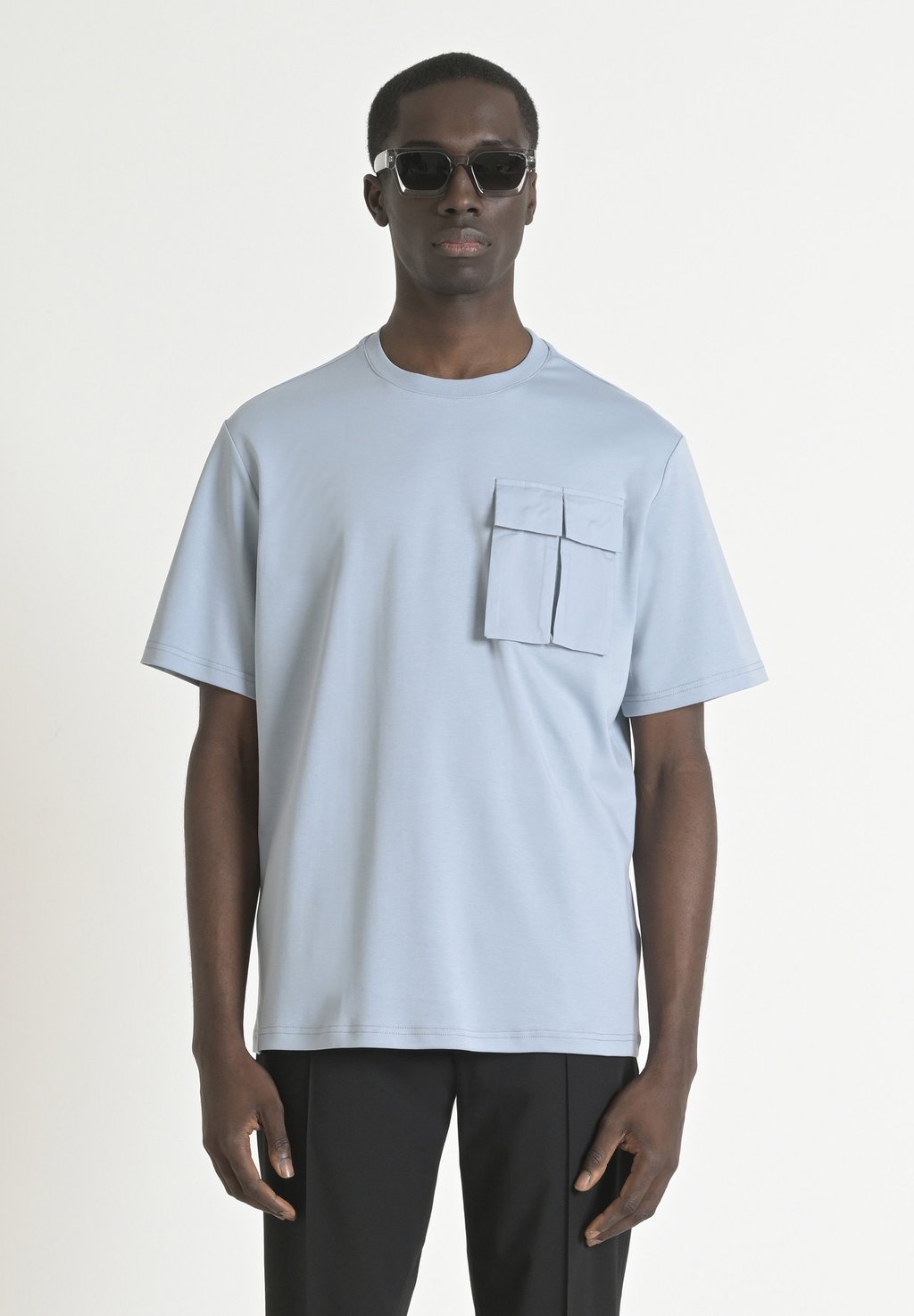 

Базовая футболка RELAXED FIT LOGO PRINT ON BACK COLLAR Antony Morato, светло-голубой