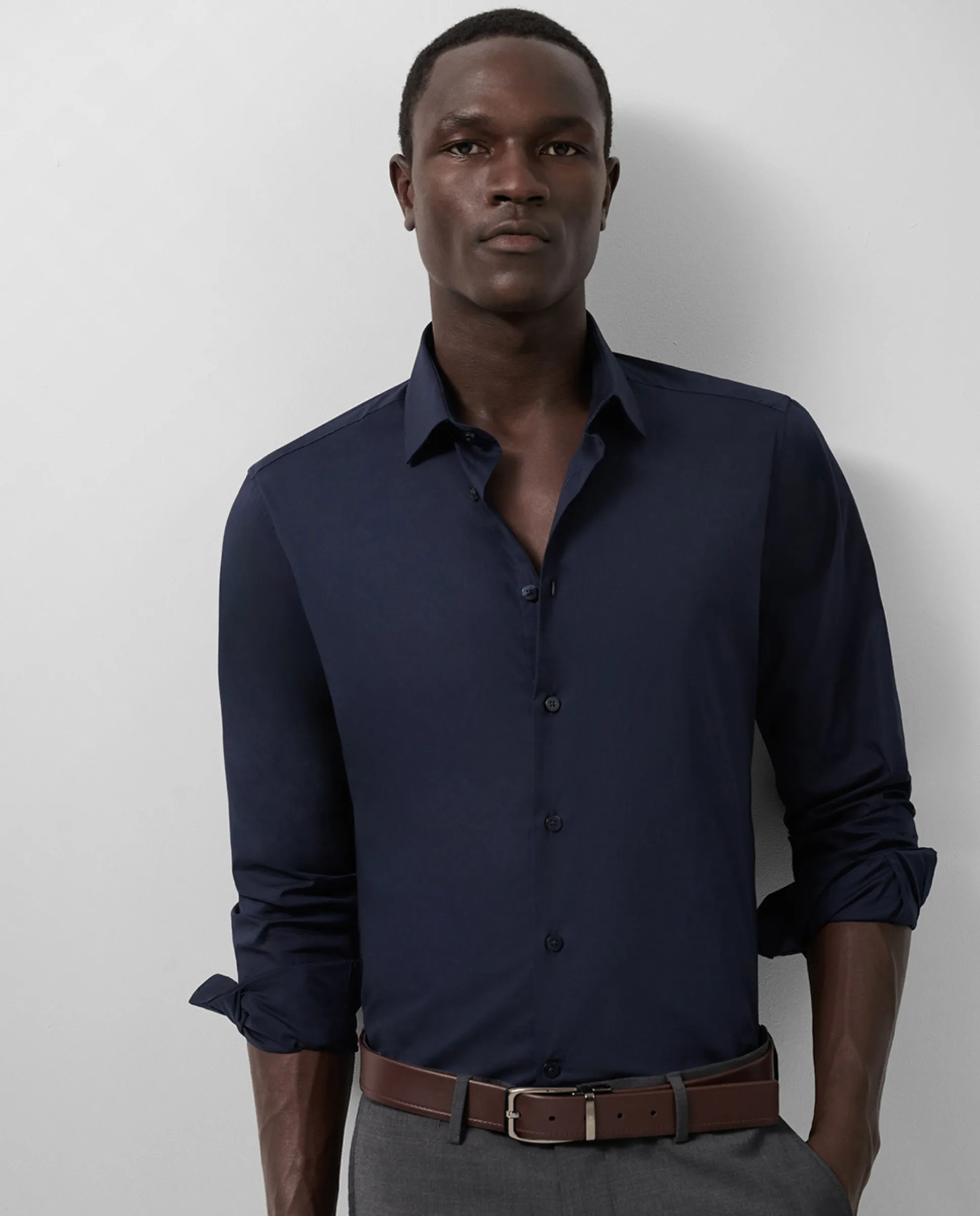 

Мужская спортивная рубашка прямого кроя, окрашенная Roberto Verino, темно-синий