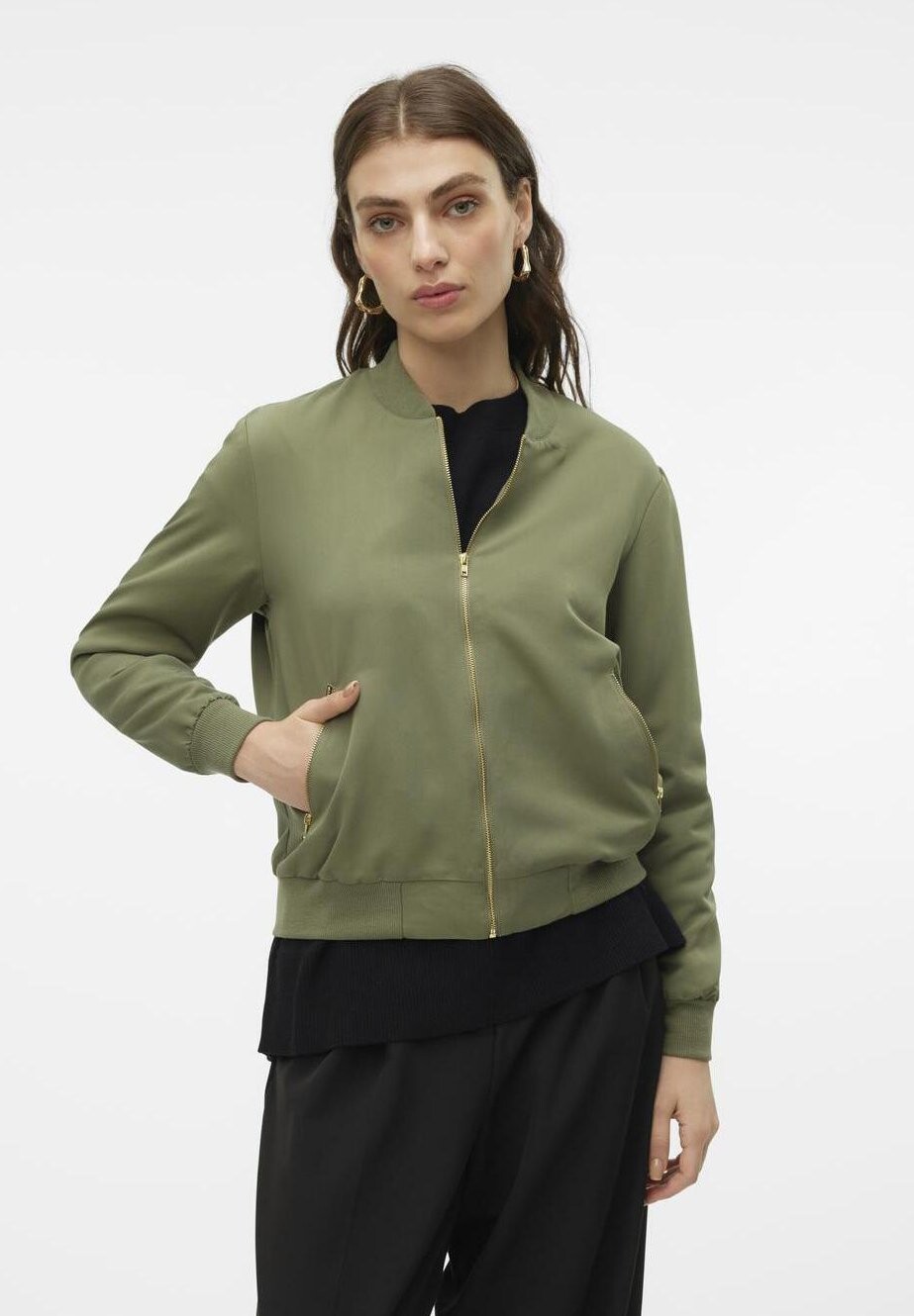 

Куртка-бомбер VMSUMMER Vero Moda, зеленый