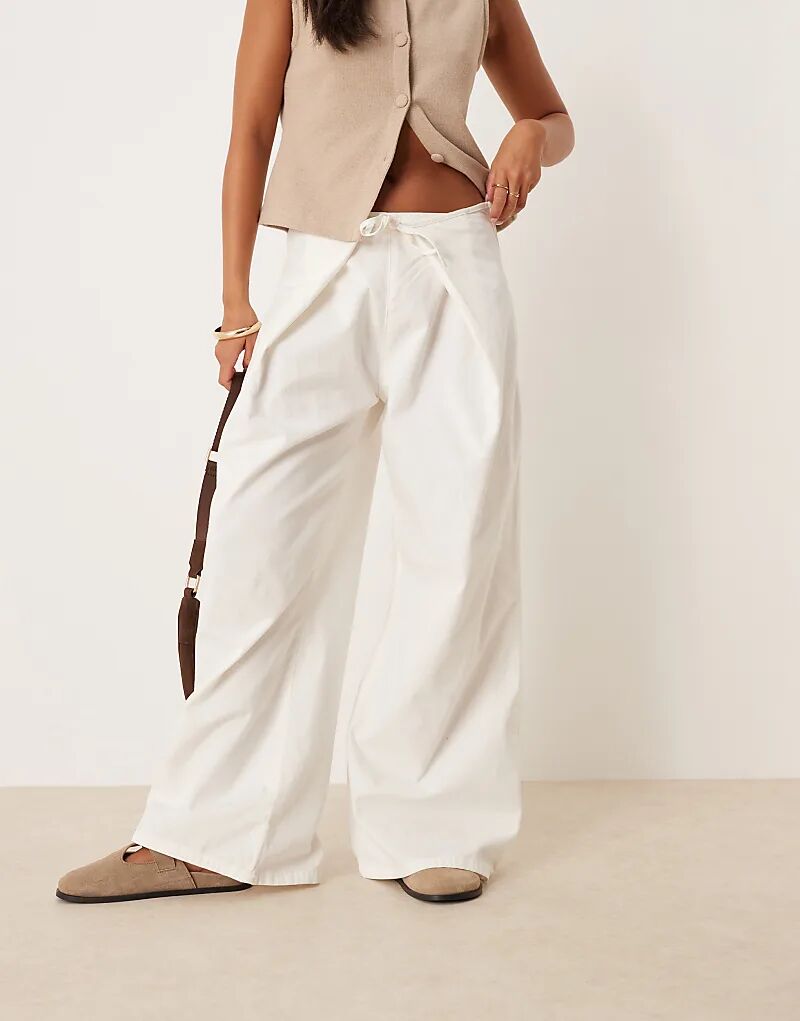 

Брюки из твила ASOS DESIGN с отворотом и завязкой спереди, на косточках
