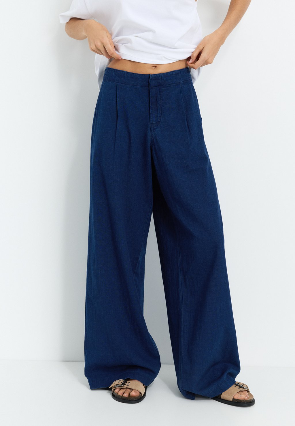 

Брюки FLOWING PULL&BEAR, темно-синий
