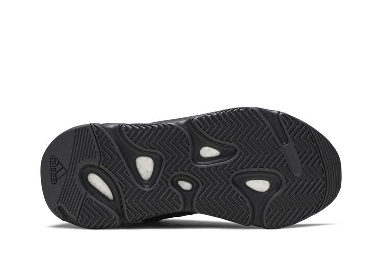 Кроссовки adidas Yeezy Boost 700 MNVN Triple Black, черный — фото 4