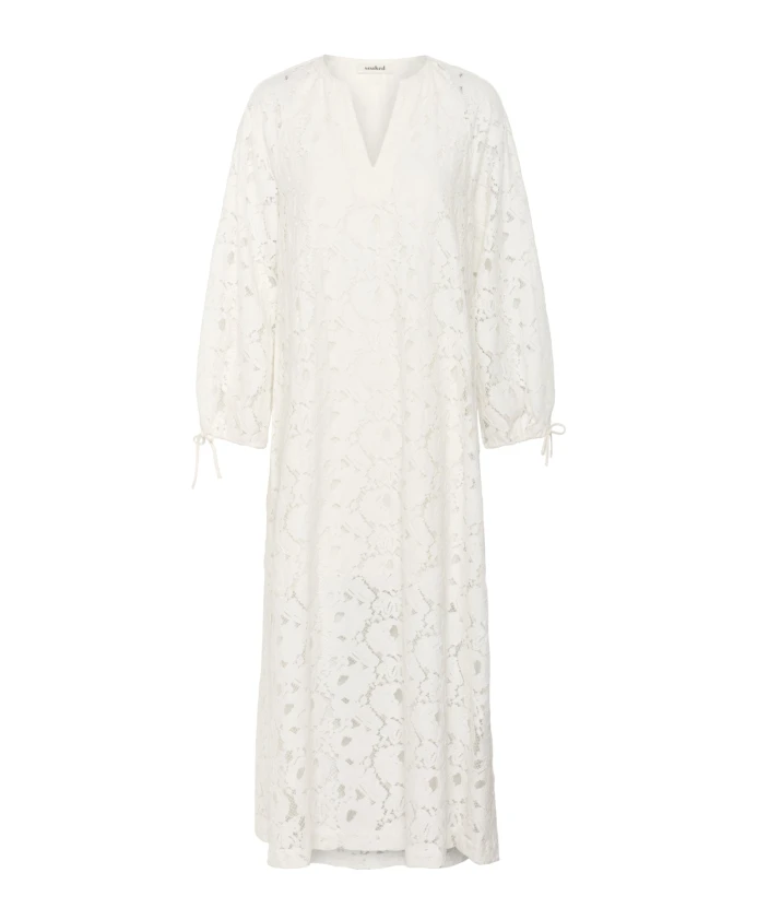 

Длинное платье с кружевной отделкой Soaked In Luxury, белый