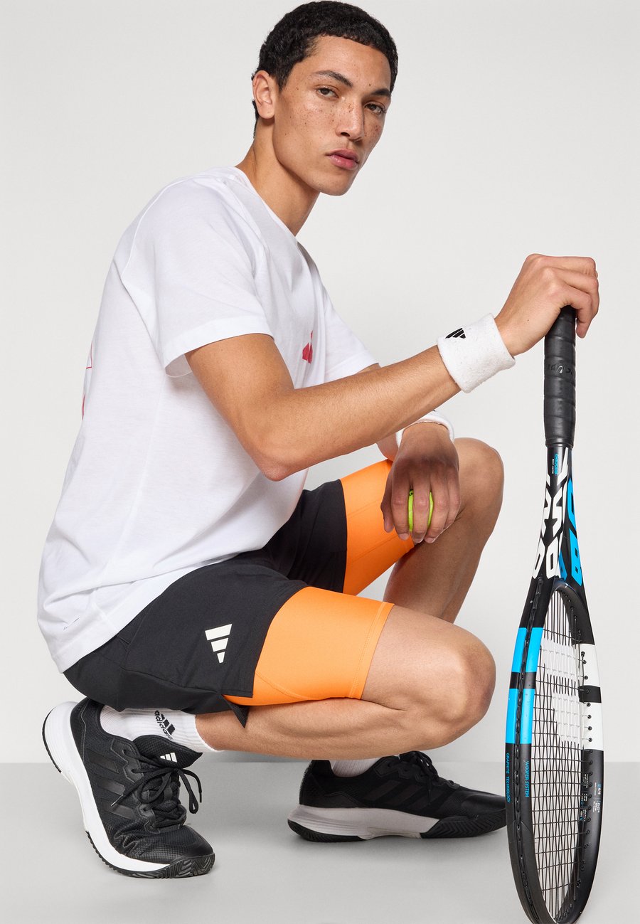 Спортивные шорты Adidas Performance CLUB SHORT, Black/Pure Orange/Black — фото 4