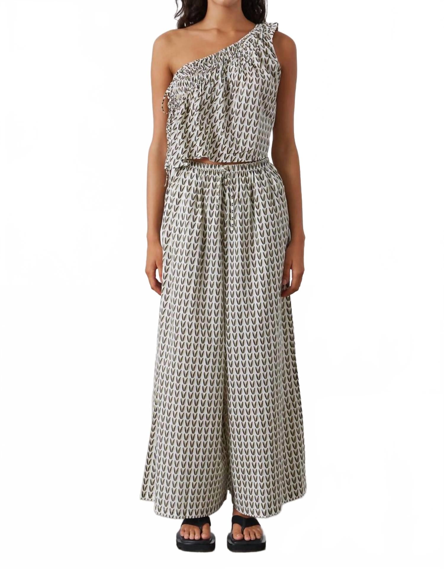 

Топ с асимметрией плеча в белом цвете с принтом "пекан" Zulu & Zephyr