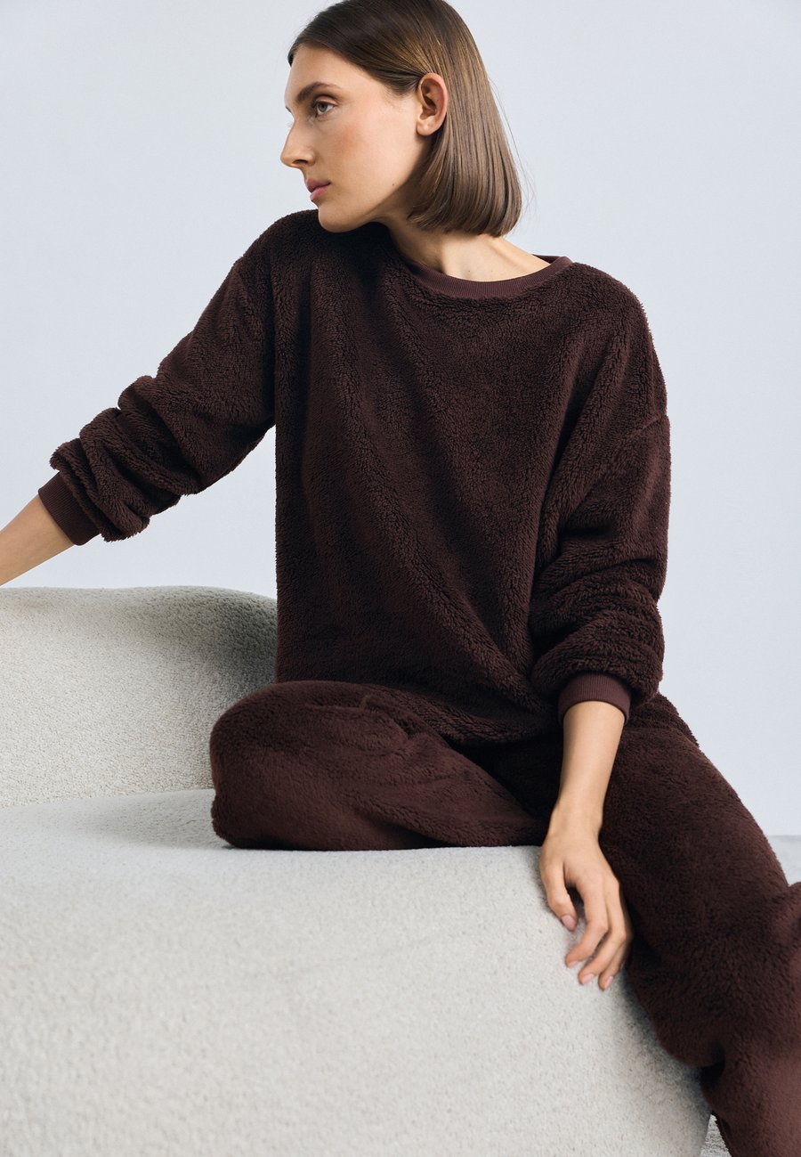 

Пижамный топ Hunkemöller TOP FLUFFY, Cocoa Brown/Dark Brown