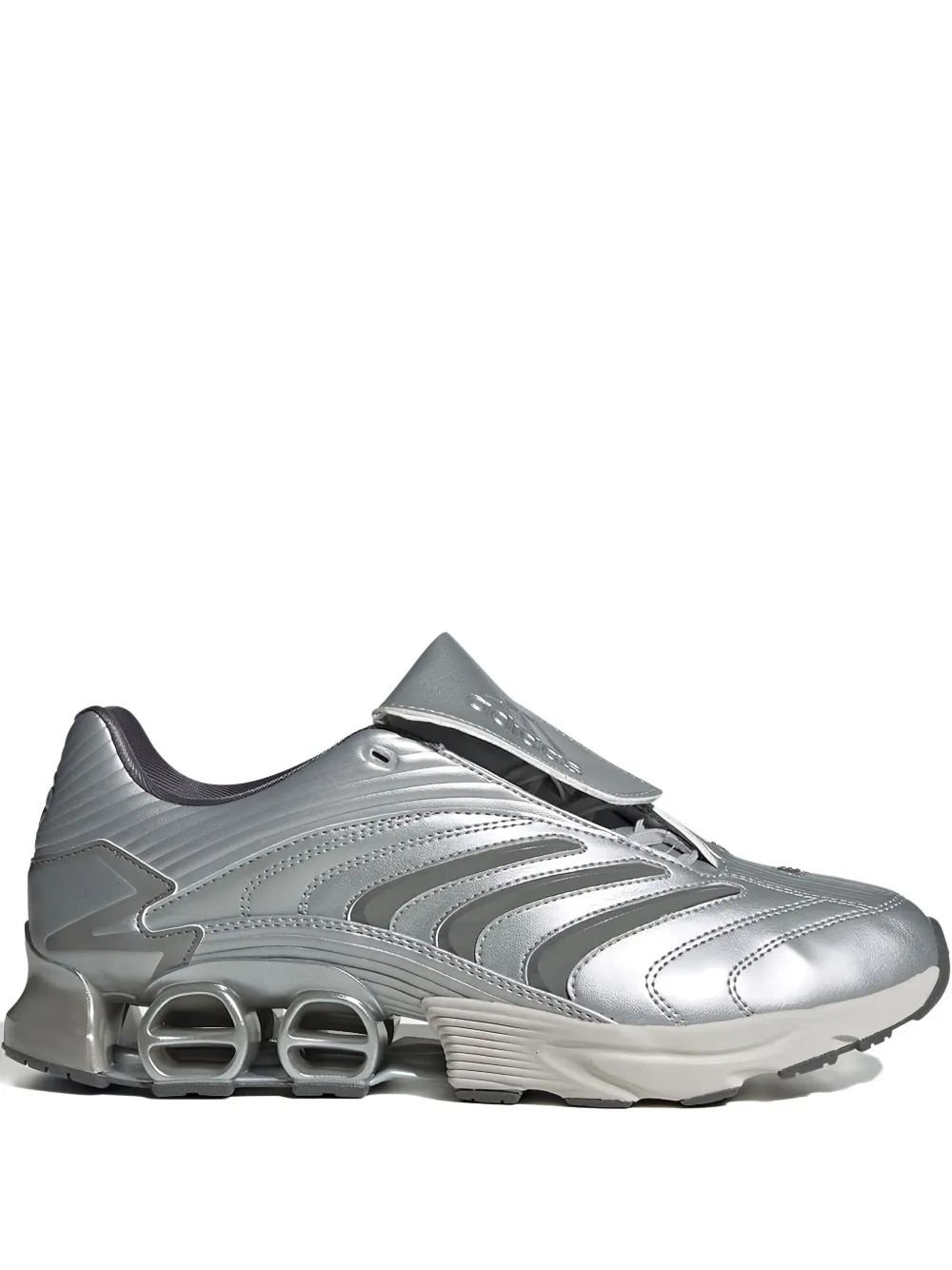 

Кроссовки Predator Megaride Silver Metallic Adidas, серый