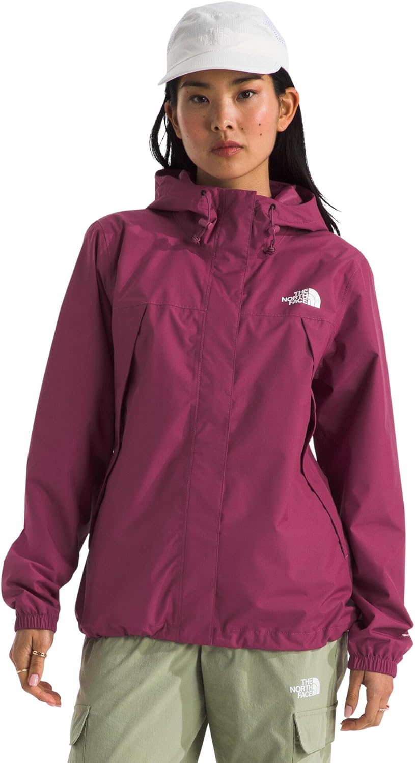 

THE NORTH FACE Женская водонепроницаемая куртка Antora Дышащий дождевик с капюшоном и альпийскими карманами на молнии, Cyber Berry