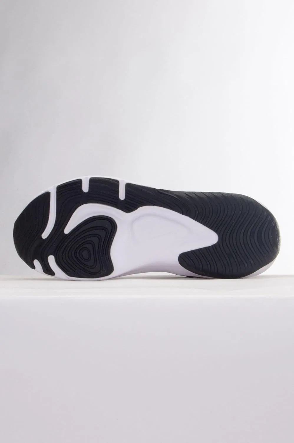 Мужские кроссовки Nike Legend Essential 3, Black — фото 3