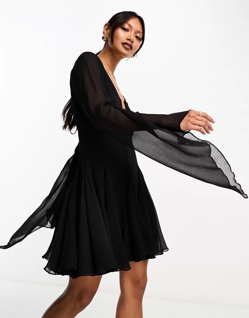 

Черное мини-платье с годе и асимметричными рукавами ASOS