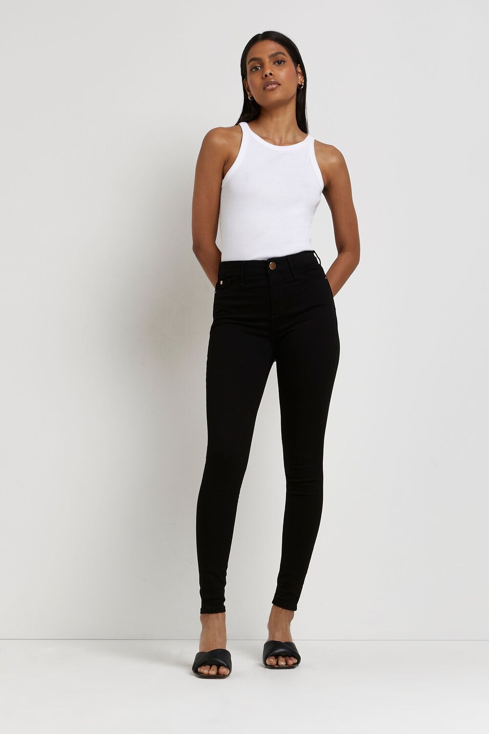 

Джинсы Молли со средней посадкой River Island, черный