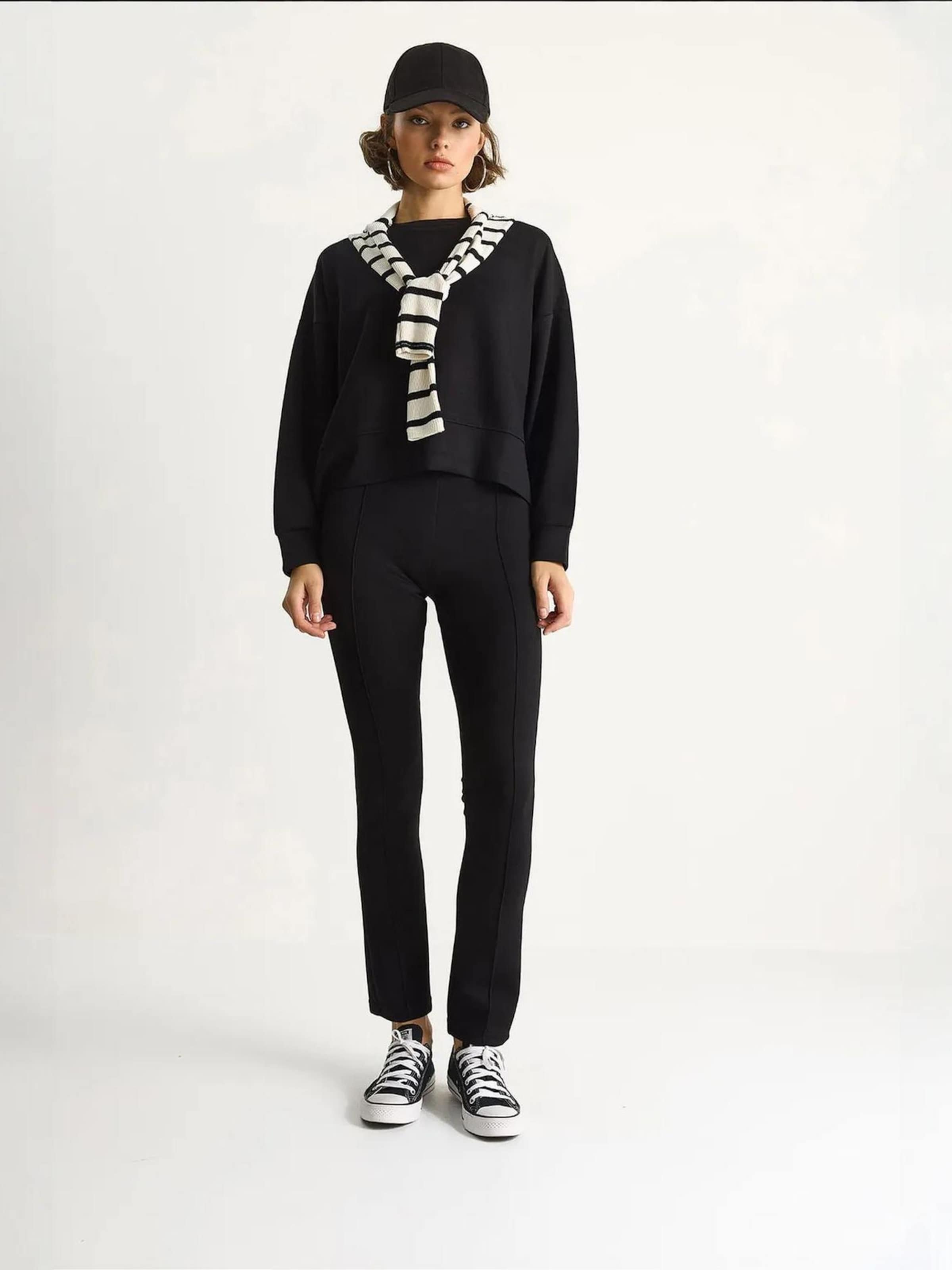 

Bianco Lucci Спортивный костюм в черном цвете