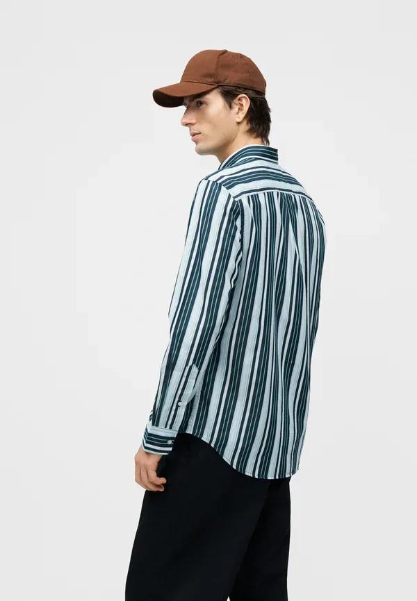 Рубашка с сезонным принтом Tommy Hilfiger, скошенная трава — фото 4