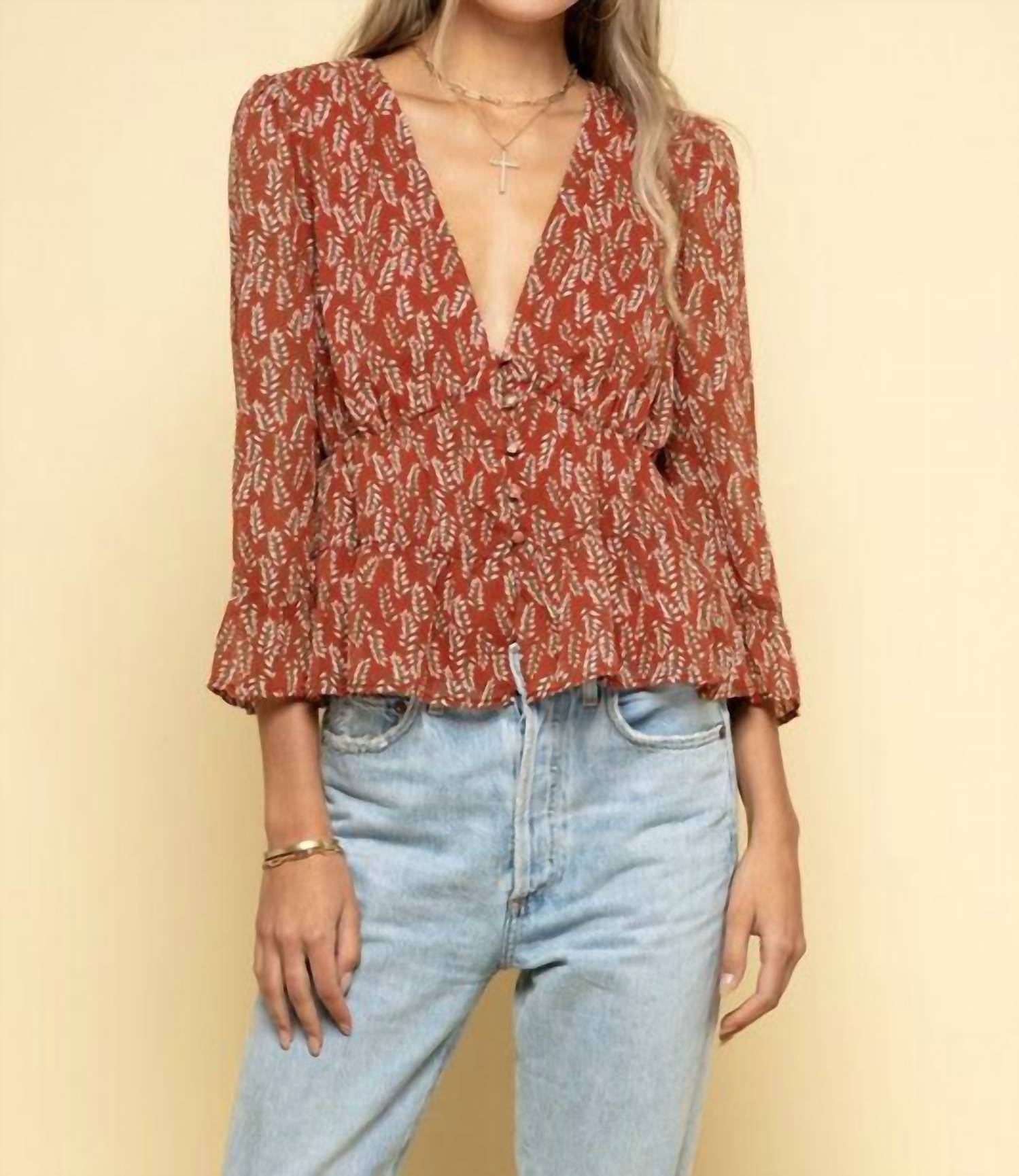 

Блузка Becca Button Down Peplum Blouse в цвете Rust Levee